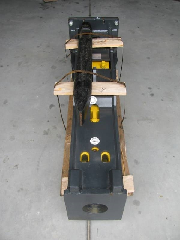 Mustang HM1302 NOVO teža 800kg - פטיש הידרולי עבור מכונת בנייה: תמונה 4 Mustang HM1302 NOVO teža 800kg - פטיש הידרולי עבור מכונת בנייה: תמונה 4