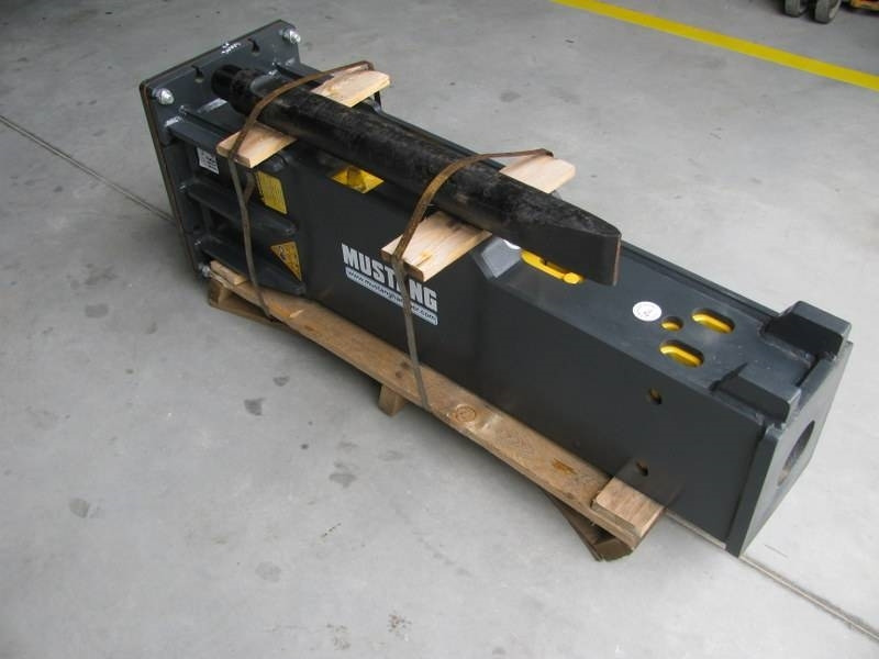 Mustang HM1302 NOVO teža 800kg - פטיש הידרולי עבור מכונת בנייה: תמונה 2 Mustang HM1302 NOVO teža 800kg - פטיש הידרולי עבור מכונת בנייה: תמונה 2