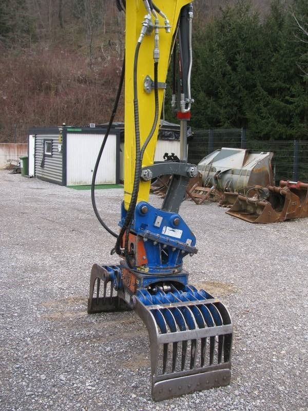 מיני מחפר Wacker Neuson EZ 80 z grajferjem: תמונה 10