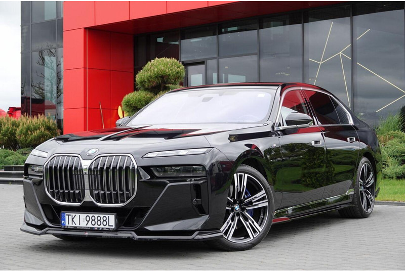 BMW 7 xDrive M Sport - סדאן: תמונה 2 BMW 7 xDrive M Sport - סדאן: תמונה 2