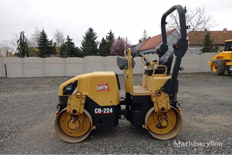 Caterpillar CB -224 Úthenger - רולר: תמונה 2 Caterpillar CB -224 Úthenger - רולר: תמונה 2