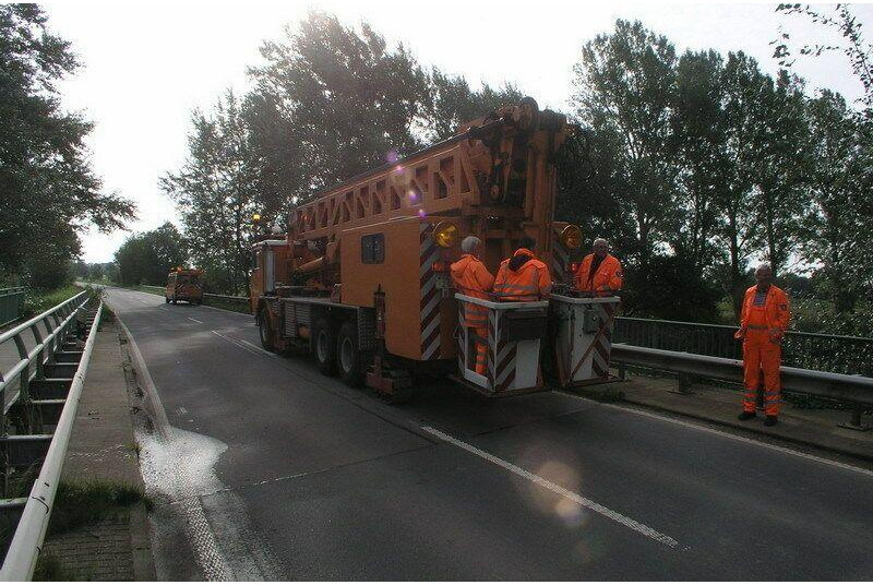 Faun TF00.81/52 Emelőkosaras 28m - פלטפורמה אווירית מותקנת על משאית: תמונה 4 Faun TF00.81/52 Emelőkosaras 28m - פלטפורמה אווירית מותקנת על משאית: תמונה 4