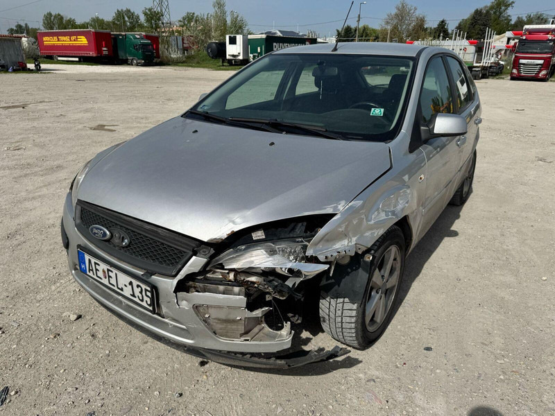 Ford Focus 1,6 i - Damaged Car - האצ'בק: תמונה 1 Ford Focus 1,6 i - Damaged Car - האצ'בק: תמונה 1