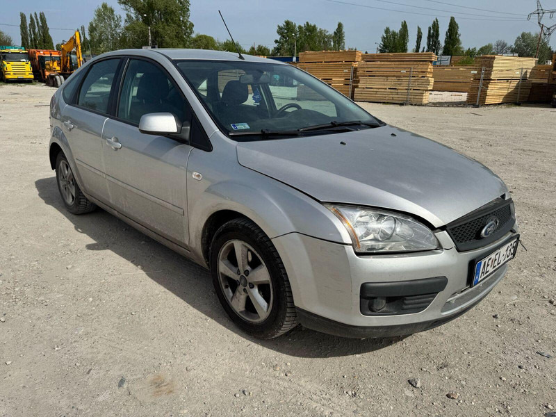 Ford Focus 1,6 i - Damaged Car - האצ'בק: תמונה 2 Ford Focus 1,6 i - Damaged Car - האצ'בק: תמונה 2