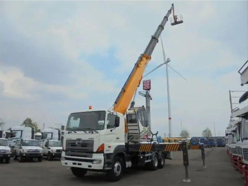 Hino 700 3441 6X4 Emelőkosaras 22,8m - משאית, משאית מנוף: תמונה 2 Hino 700 3441 6X4 Emelőkosaras 22,8m - משאית, משאית מנוף: תמונה 2