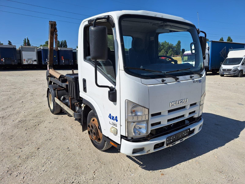 Isuzu 4X4 - container transport - משאית דילוג העמסה: תמונה 1 Isuzu 4X4 - container transport - משאית דילוג העמסה: תמונה 1