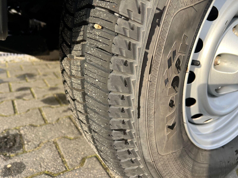 Isuzu Satellite 4X4 Kontener Chłodnia/Mroźnia + 230V ThermoKing - כלי רכב מסחרי לקירור: תמונה 5 Isuzu Satellite 4X4 Kontener Chłodnia/Mroźnia + 230V ThermoKing - כלי רכב מסחרי לקירור: תמונה 5