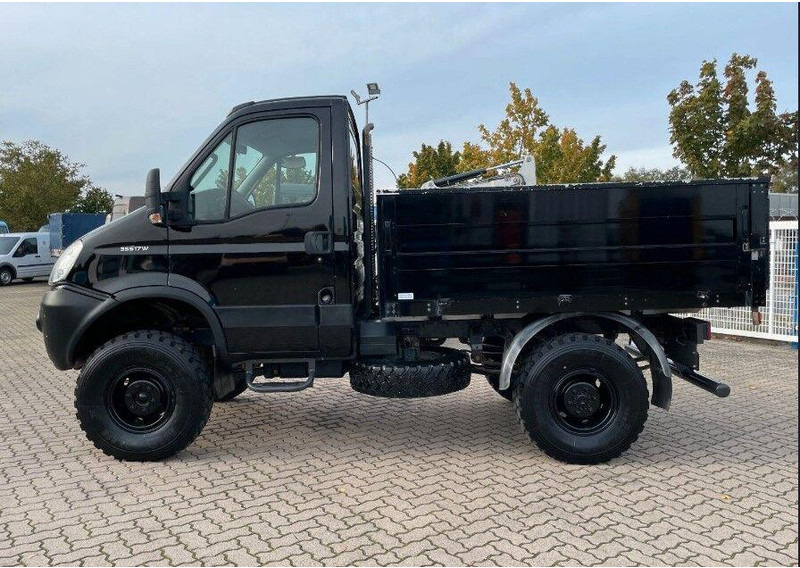 Iveco 35S17 W 4x4 Flatbed - כלי רכב מסחרי במיטה שטוחה: תמונה 3 Iveco 35S17 W 4x4 Flatbed - כלי רכב מסחרי במיטה שטוחה: תמונה 3