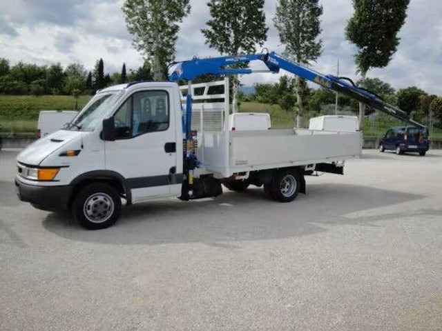 Iveco Daily 35C11 - flatbed+crane - משאית צד נופל/ שטוחה, משאית מנוף: תמונה 2 Iveco Daily 35C11 - flatbed+crane - משאית צד נופל/ שטוחה, משאית מנוף: תמונה 2