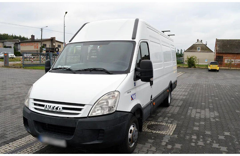 Iveco Daily 35C15 Blaszak L4H2 Brygadówka 6-seater Doka Dubel Cabin - מיניבוס, כלי רכב מסחרי לנוסעים: תמונה 2 Iveco Daily 35C15 Blaszak L4H2 Brygadówka 6-seater Doka Dubel Cabin - מיניבוס, כלי רכב מסחרי לנוסעים: תמונה 2