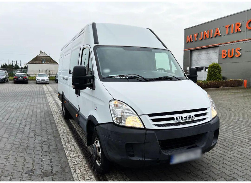 Iveco Daily 35C15 Furgon L4H2 Brygadówka 6-seater Doka Dubel Cabin - כלי רכב מסחרי עם תיבה: תמונה 1 Iveco Daily 35C15 Furgon L4H2 Brygadówka 6-seater Doka Dubel Cabin - כלי רכב מסחרי עם תיבה: תמונה 1