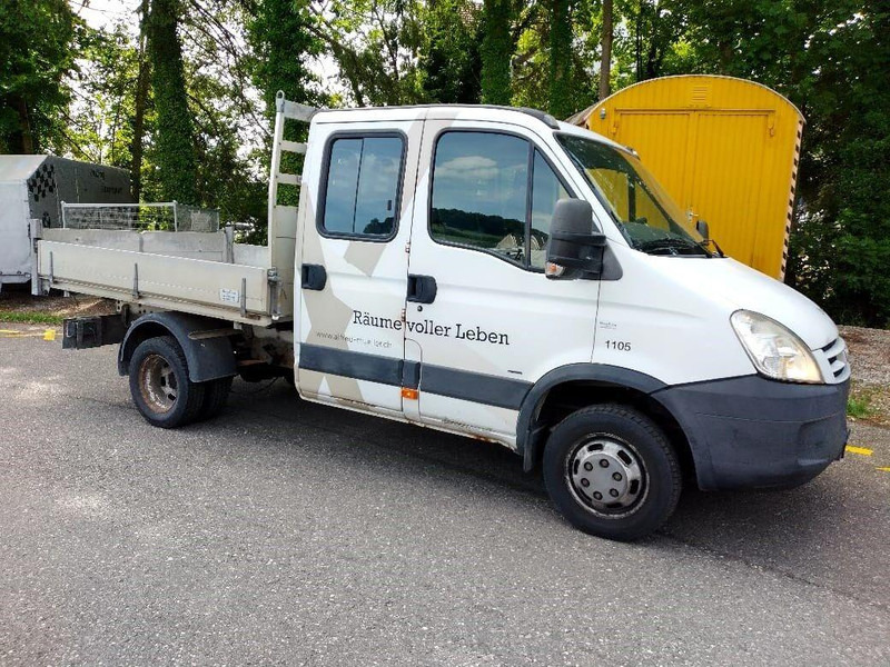 Iveco Daily 35S18 - Doka flatbed - משאית צד נופל/ שטוחה: תמונה 2 Iveco Daily 35S18 - Doka flatbed - משאית צד נופל/ שטוחה: תמונה 2