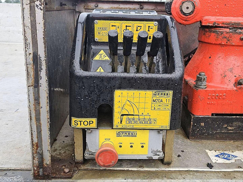 כלי רכב מסחרי במיטה שטוחה, משאית מנוף Iveco Daily 40C15 - Flatbed + crane: תמונה 8 כלי רכב מסחרי במיטה שטוחה, משאית מנוף Iveco Daily 40C15 - Flatbed + crane: תמונה 8