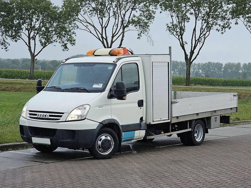 Iveco Daily 40C15 - Flatbed + crane - משאית צד נופל/ שטוחה, משאית מנוף: תמונה 1 Iveco Daily 40C15 - Flatbed + crane - משאית צד נופל/ שטוחה, משאית מנוף: תמונה 1