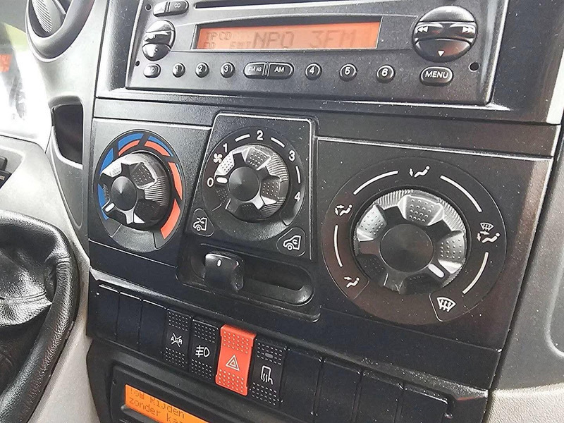 כלי רכב מסחרי במיטה שטוחה, משאית מנוף Iveco Daily 40C15 - Flatbed + crane: תמונה 12 כלי רכב מסחרי במיטה שטוחה, משאית מנוף Iveco Daily 40C15 - Flatbed + crane: תמונה 12