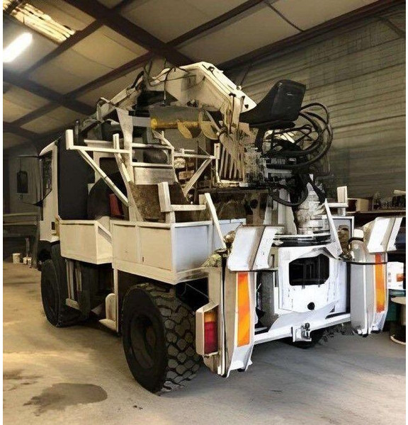 Iveco - Drilling crane truck 4x4 - אסדת קידוח: תמונה 2 Iveco - Drilling crane truck 4x4 - אסדת קידוח: תמונה 2