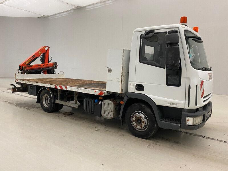 Iveco Eurocargo 75E18 - משאית צד נופל/ שטוחה, משאית מנוף: תמונה 2 Iveco Eurocargo 75E18 - משאית צד נופל/ שטוחה, משאית מנוף: תמונה 2