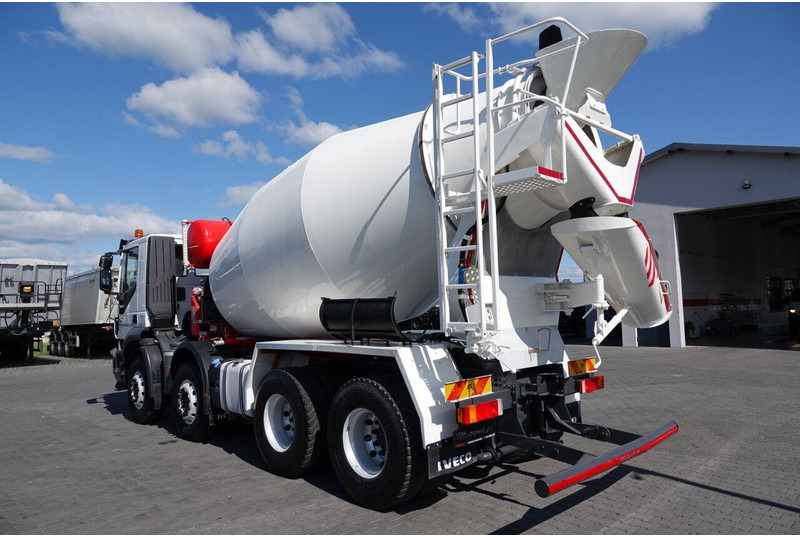 Iveco TRAKKER 410 / 8X4 / BETONOMIESZARKA 9 M3 / PUTZMEISTER / ALUFELG - משאית מערבלת בטון: תמונה 4 Iveco TRAKKER 410 / 8X4 / BETONOMIESZARKA 9 M3 / PUTZMEISTER / ALUFELG - משאית מערבלת בטון: תמונה 4