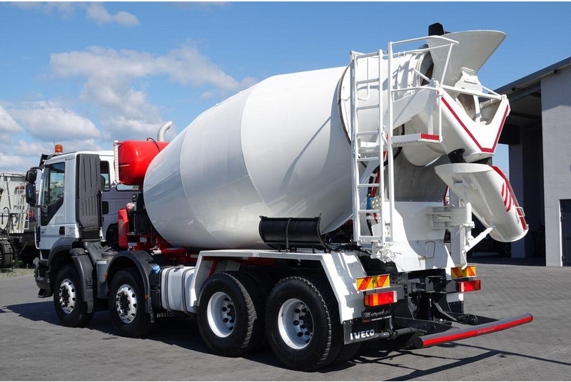 Iveco TRAKKER 410 / 8X4 / BETONOMIESZARKA 9 M3 / PUTZMEISTER / ALUFELG - משאית מערבלת בטון: תמונה 5 Iveco TRAKKER 410 / 8X4 / BETONOMIESZARKA 9 M3 / PUTZMEISTER / ALUFELG - משאית מערבלת בטון: תמונה 5