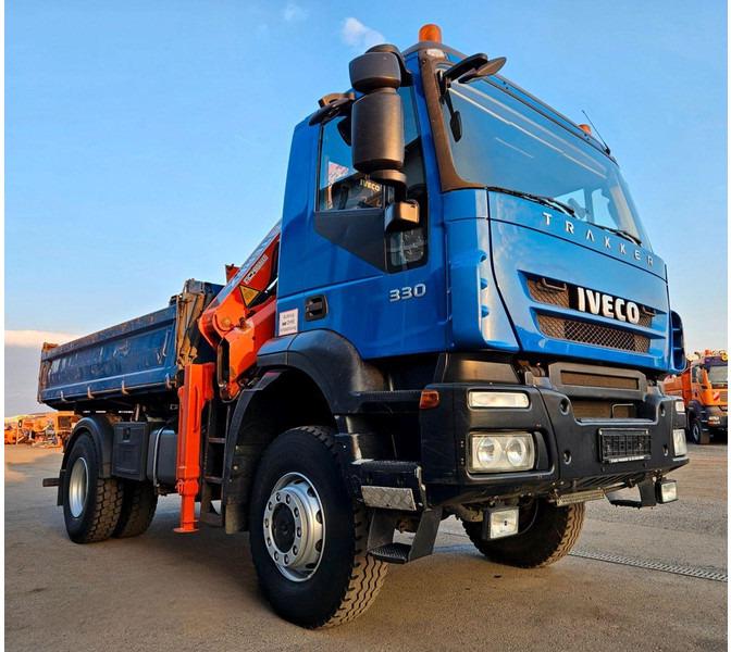 Iveco Trakker 190T33 4x4 M Tipper + Crane Atlas 120.2E - מזהיר, משאית מנוף: תמונה 2 Iveco Trakker 190T33 4x4 M Tipper + Crane Atlas 120.2E - מזהיר, משאית מנוף: תמונה 2