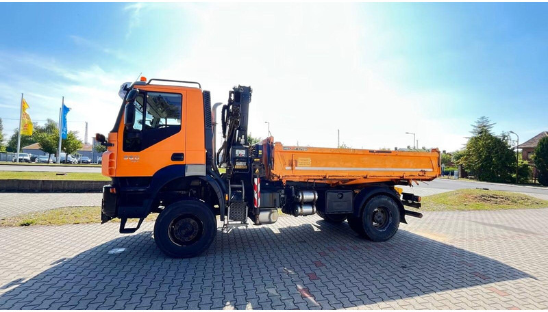 Iveco Trakker 360 EEV - 3 way tipper + crane - מזהיר, משאית מנוף: תמונה 4 Iveco Trakker 360 EEV - 3 way tipper + crane - מזהיר, משאית מנוף: תמונה 4