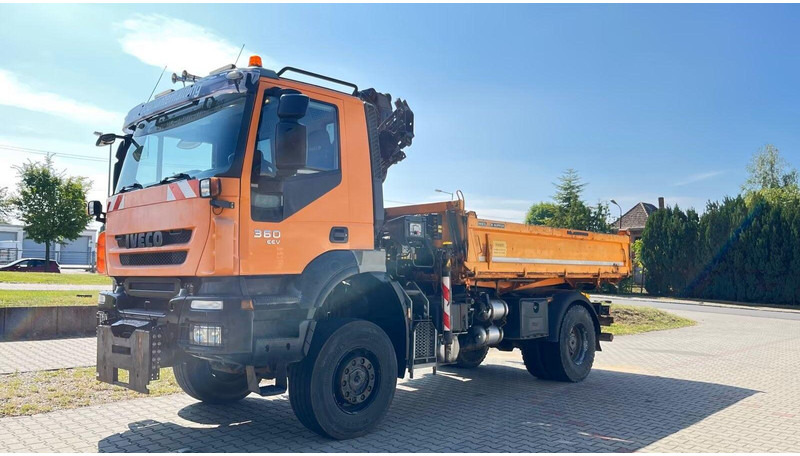 Iveco Trakker 360 EEV - 3 way tipper + crane - מזהיר, משאית מנוף: תמונה 2 Iveco Trakker 360 EEV - 3 way tipper + crane - מזהיר, משאית מנוף: תמונה 2
