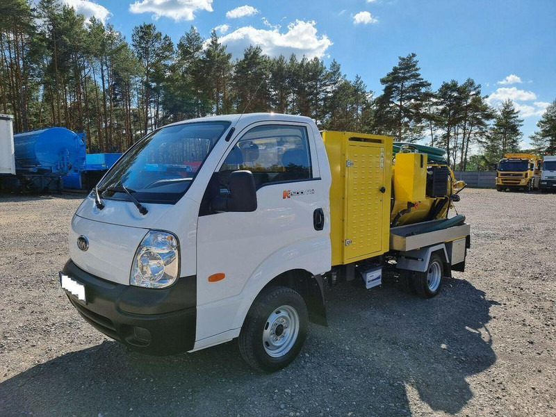 Kia Csatornatisztító - משאית ואקום: תמונה 2 Kia Csatornatisztító - משאית ואקום: תמונה 2