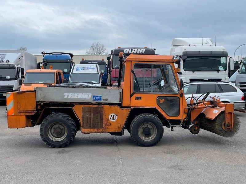 Kramer 601 - מטאטא כבישים: תמונה 1 Kramer 601 - מטאטא כבישים: תמונה 1