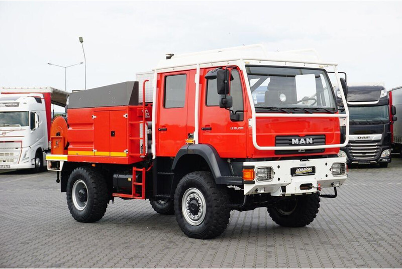 MAN LE 220 / 4 X 4 / DOKA / STRAŻ POZARNA - משאית אש: תמונה 2 MAN LE 220 / 4 X 4 / DOKA / STRAŻ POZARNA - משאית אש: תמונה 2