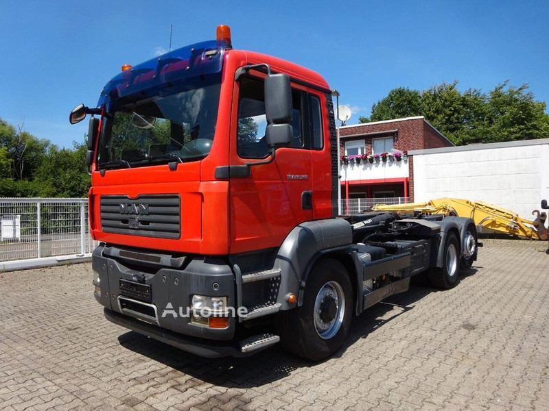 MAN TGA 26.360 - Hook lift truck 6x4 - משאית הרמת וו, משאית מנוף: תמונה 2 MAN TGA 26.360 - Hook lift truck 6x4 - משאית הרמת וו, משאית מנוף: תמונה 2