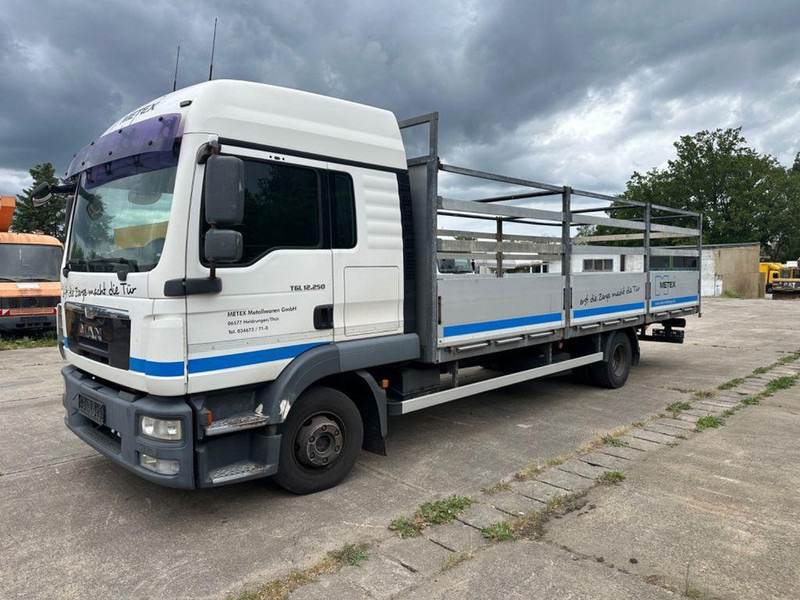 MAN TGL 12 250 euró5 - משאית צד נופל/ שטוחה, משאית מנוף: תמונה 1 MAN TGL 12 250 euró5 - משאית צד נופל/ שטוחה, משאית מנוף: תמונה 1