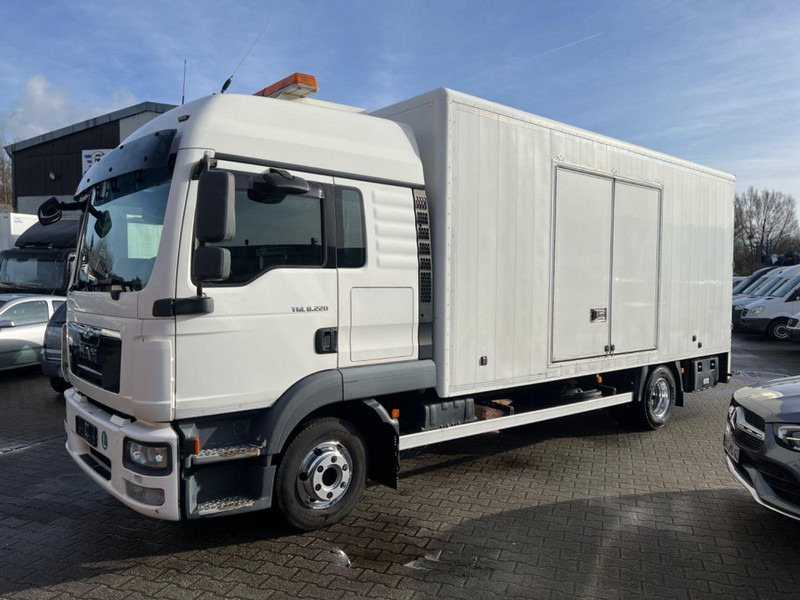 MAN TGL 8.220 Abschlepper*Geschlossen*Aufgelastet* - משאית הובלה אוטומטית: תמונה 1 MAN TGL 8.220 Abschlepper*Geschlossen*Aufgelastet* - משאית הובלה אוטומטית: תמונה 1