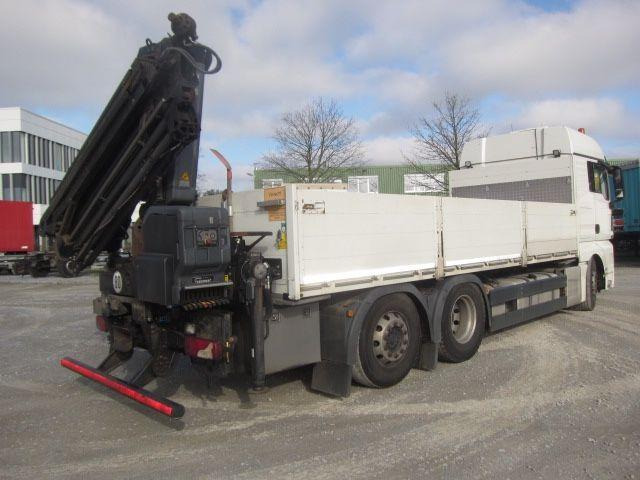 MAN TGX 26.440 mit Hiab-Kran Funkfernbedienung - משאית צד נופל/ שטוחה, משאית מנוף: תמונה 4 MAN TGX 26.440 mit Hiab-Kran Funkfernbedienung - משאית צד נופל/ שטוחה, משאית מנוף: תמונה 4