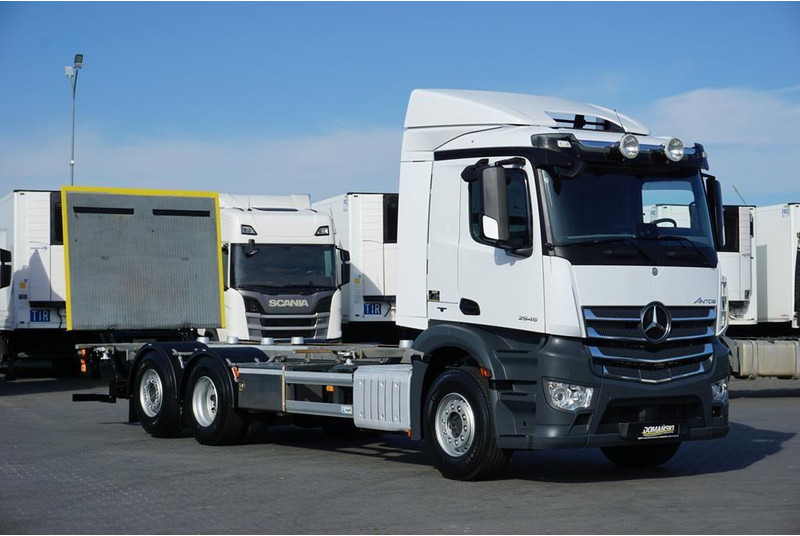 Mercedes-Benz ANTOS / 2545 / ACC / E 6 / BDF + WINDA / 7.15 , 7.45, 7.82 M / O - משאית עם שלדת תא: תמונה 1 Mercedes-Benz ANTOS / 2545 / ACC / E 6 / BDF + WINDA / 7.15 , 7.45, 7.82 M / O - משאית עם שלדת תא: תמונה 1