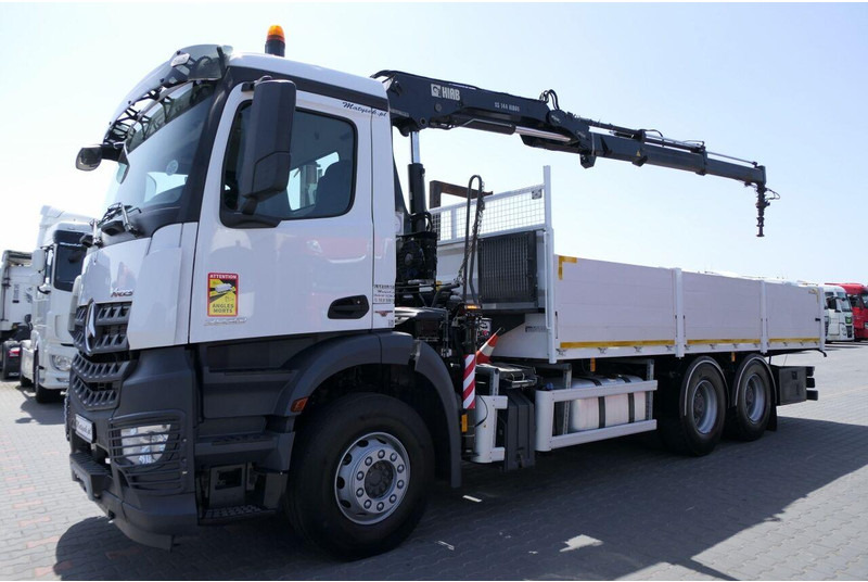 Mercedes-Benz AROCS 2633 - משאית צד נופל/ שטוחה, משאית מנוף: תמונה 2 Mercedes-Benz AROCS 2633 - משאית צד נופל/ שטוחה, משאית מנוף: תמונה 2