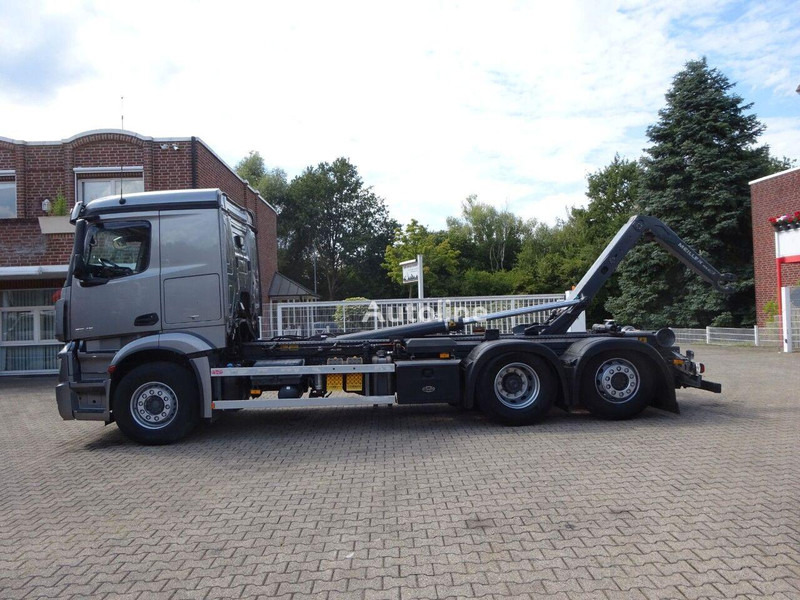 Mercedes-Benz Actros 2545 Hook lift truck 6x2 - משאית הרמת וו, משאית מנוף: תמונה 4 Mercedes-Benz Actros 2545 Hook lift truck 6x2 - משאית הרמת וו, משאית מנוף: תמונה 4
