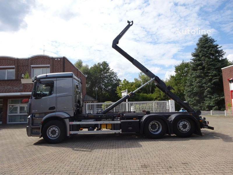 Mercedes-Benz Actros 2545 - Hook lift truck 6x2 - משאית הרמת וו: תמונה 4 Mercedes-Benz Actros 2545 - Hook lift truck 6x2 - משאית הרמת וו: תמונה 4