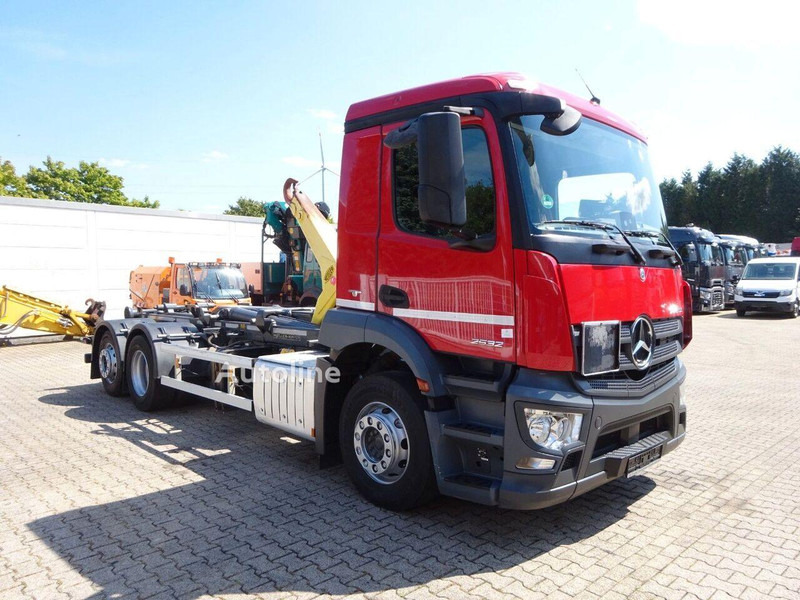 Mercedes-Benz Antos 2532 - Hook lift truck - משאית הרמת וו: תמונה 4 Mercedes-Benz Antos 2532 - Hook lift truck - משאית הרמת וו: תמונה 4