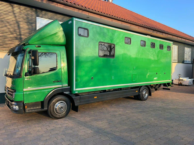 Mercedes-Benz Atego 1018 - Horse transporter - משאית סוסים: תמונה 1 Mercedes-Benz Atego 1018 - Horse transporter - משאית סוסים: תמונה 1