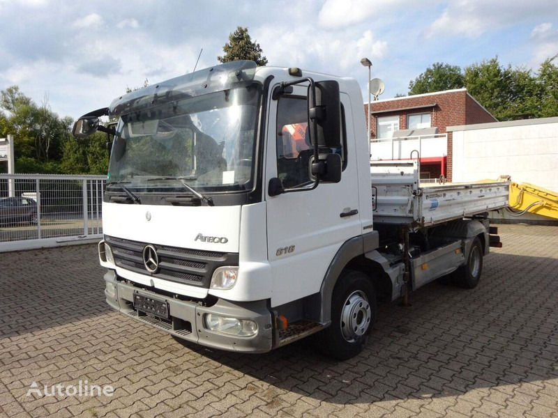 Mercedes-Benz Atego 818 - 3 way tipper+crane - מזהיר, משאית מנוף: תמונה 2 Mercedes-Benz Atego 818 - 3 way tipper+crane - מזהיר, משאית מנוף: תמונה 2