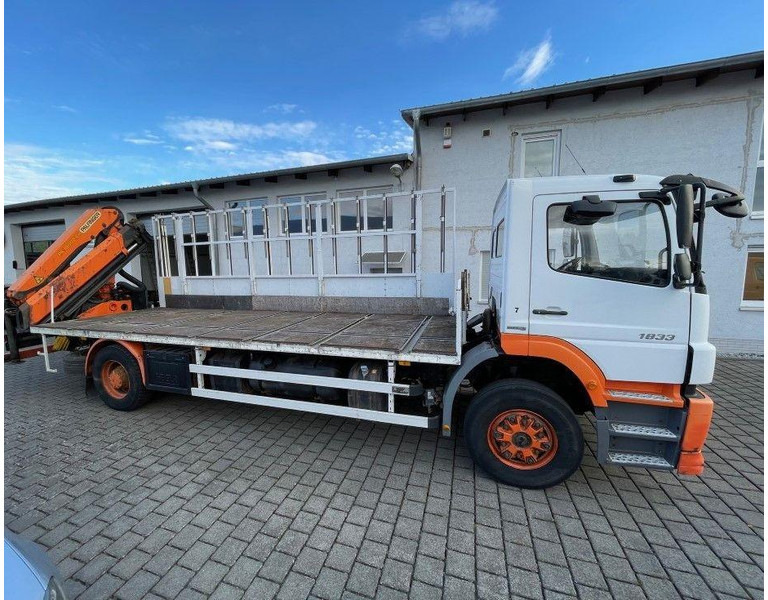 Mercedes-Benz Axor 1833 - משאית צד נופל/ שטוחה, משאית מנוף: תמונה 3 Mercedes-Benz Axor 1833 - משאית צד נופל/ שטוחה, משאית מנוף: תמונה 3
