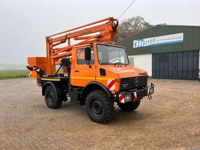 Mercedes-Benz Unimog 1200 4x4 - Lifting basket - משאית, משאית מנוף: תמונה 2 Mercedes-Benz Unimog 1200 4x4 - Lifting basket - משאית, משאית מנוף: תמונה 2