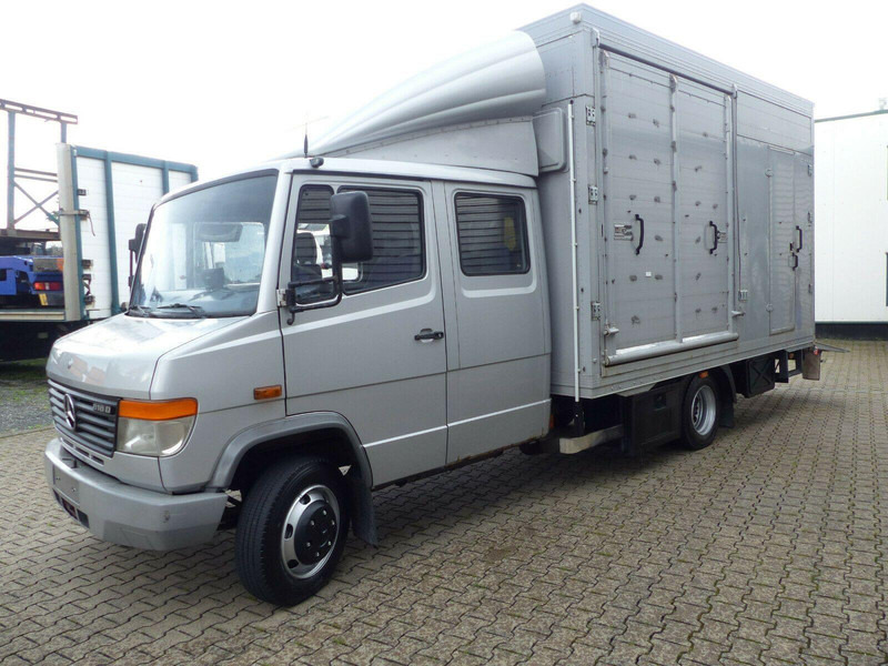 Mercedes-Benz Vario 818 Doka horse transporter + Tail lift - משאית סוסים: תמונה 3 Mercedes-Benz Vario 818 Doka horse transporter + Tail lift - משאית סוסים: תמונה 3