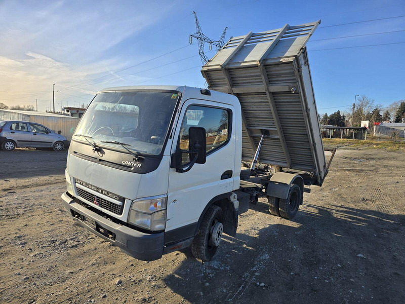 Mitsubishi Canter Fuso 3,0 d - 3 sided Tipper - כלי רכב מסחרי מזהיר: תמונה 2 Mitsubishi Canter Fuso 3,0 d - 3 sided Tipper - כלי רכב מסחרי מזהיר: תמונה 2