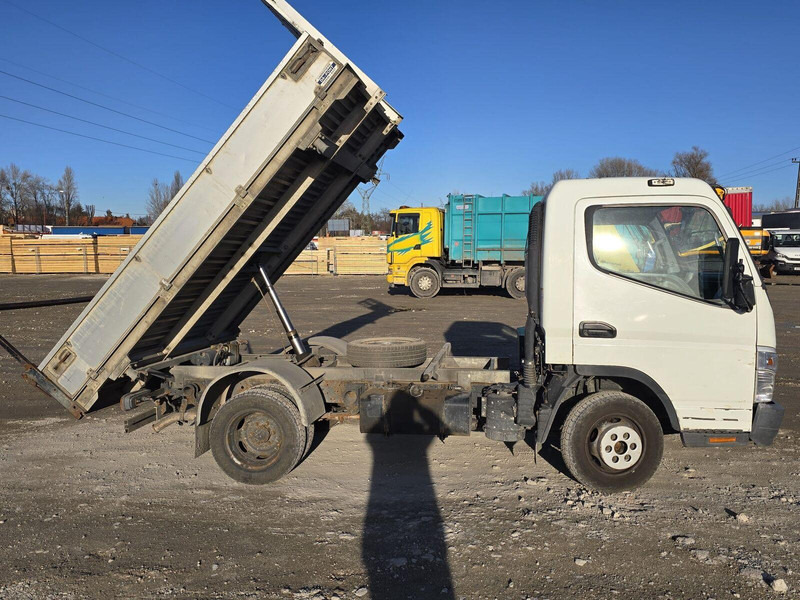 Mitsubishi Canter Fuso 3,0 d - 3 sided Tipper - כלי רכב מסחרי מזהיר: תמונה 4 Mitsubishi Canter Fuso 3,0 d - 3 sided Tipper - כלי רכב מסחרי מזהיר: תמונה 4