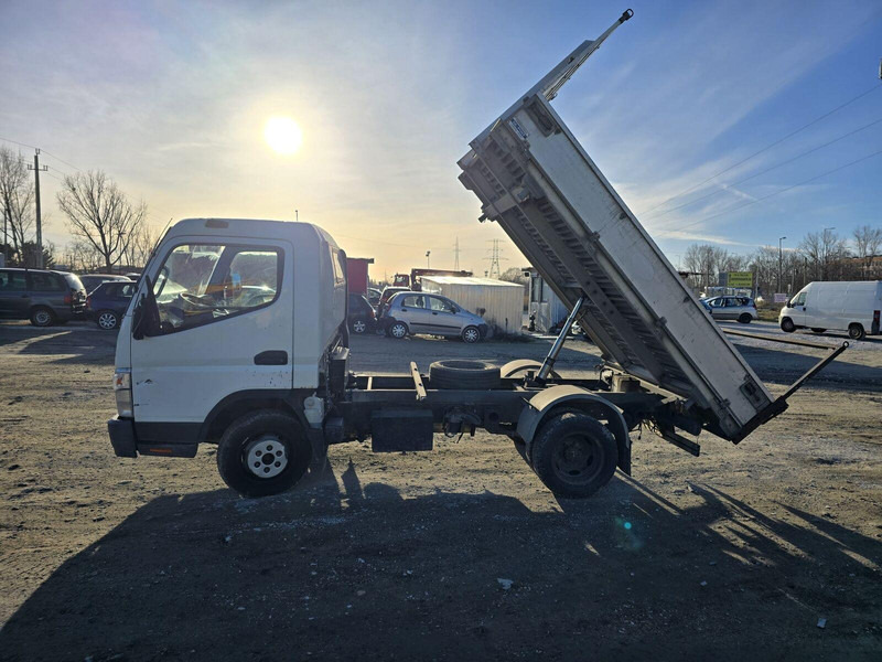 Mitsubishi Canter Fuso 3,0 d - 3 sided Tipper - כלי רכב מסחרי מזהיר: תמונה 5 Mitsubishi Canter Fuso 3,0 d - 3 sided Tipper - כלי רכב מסחרי מזהיר: תמונה 5