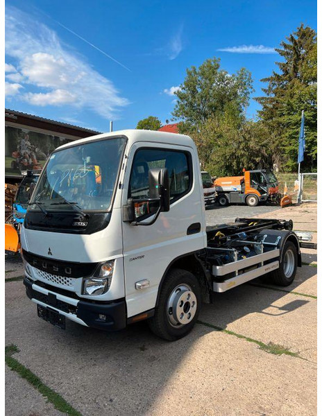 Mitsubishi Fuso Canter 6S15 - משאית הרמת וו: תמונה 1 Mitsubishi Fuso Canter 6S15 - משאית הרמת וו: תמונה 1