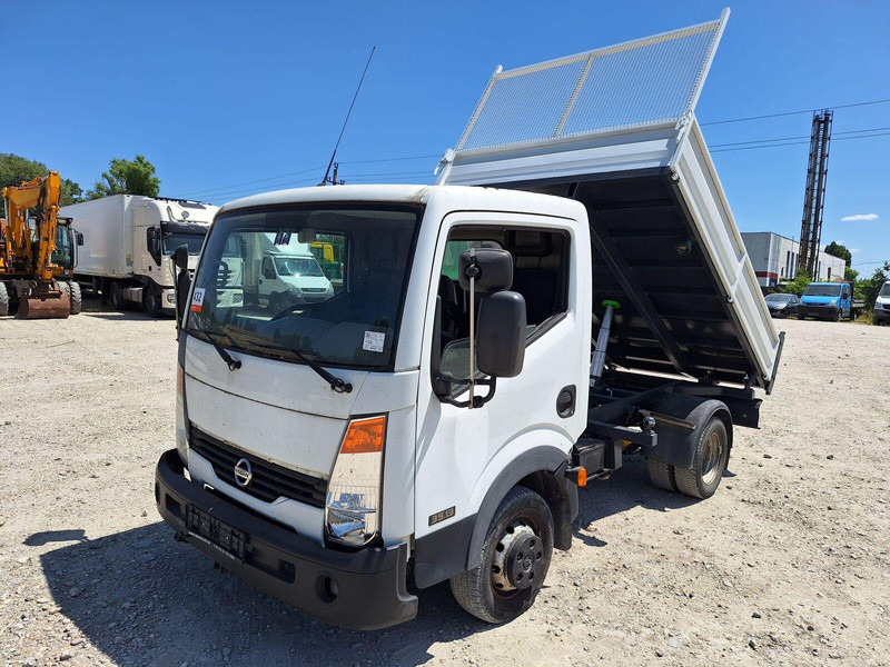 Nissan Cabstar 2,5 TDi - 3 sided Tipper - כלי רכב מסחרי מזהיר: תמונה 2 Nissan Cabstar 2,5 TDi - 3 sided Tipper - כלי רכב מסחרי מזהיר: תמונה 2