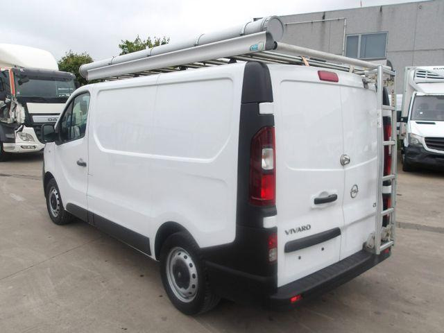 Opel Vivaro - כלי רכב מסחרי עם לוח: תמונה 4 Opel Vivaro - כלי רכב מסחרי עם לוח: תמונה 4