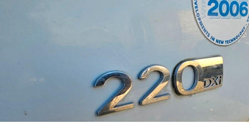 Renault MIDLUM 220 Dxi - Road sweeper truck - מטאטא כבישים: תמונה 5 Renault MIDLUM 220 Dxi - Road sweeper truck - מטאטא כבישים: תמונה 5